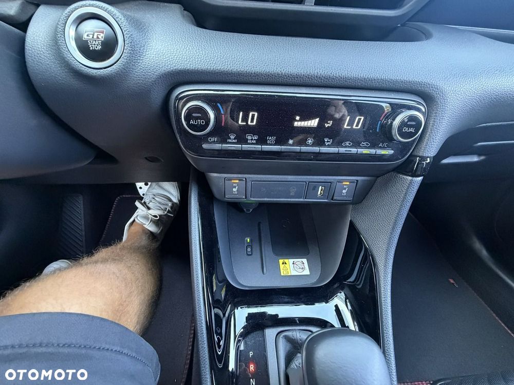 Toyota Yaris 1.5 VVT-i GR SPORT - 26