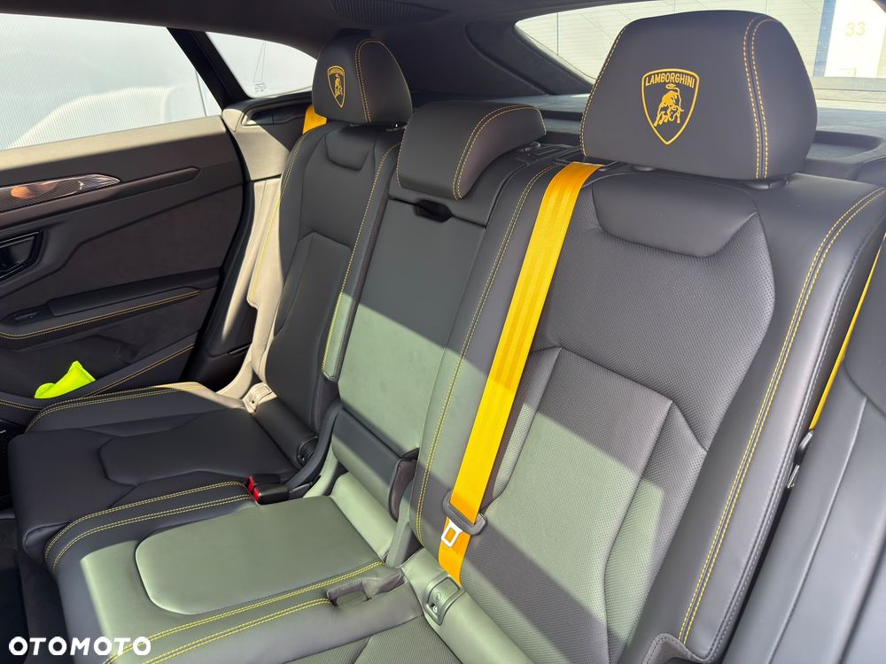 Lamborghini Urus - 38