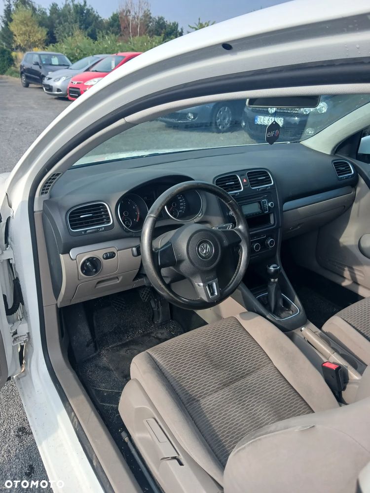 Volkswagen Golf - 6