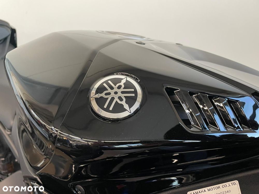 Yamaha R9 - 11