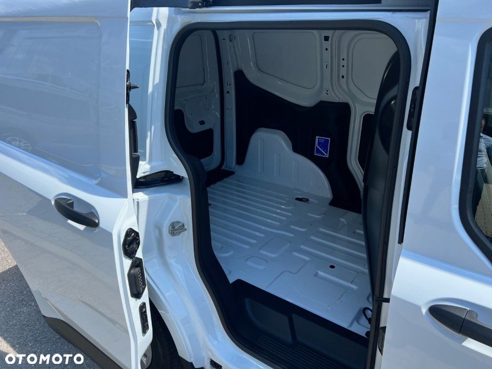 Ford Transit Courier - 8