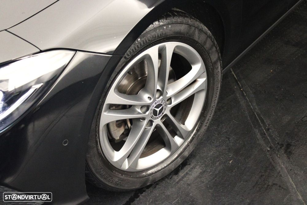 Mercedes-Benz CLA 180 d Shooting Brake Style Aut. — fotografia 47