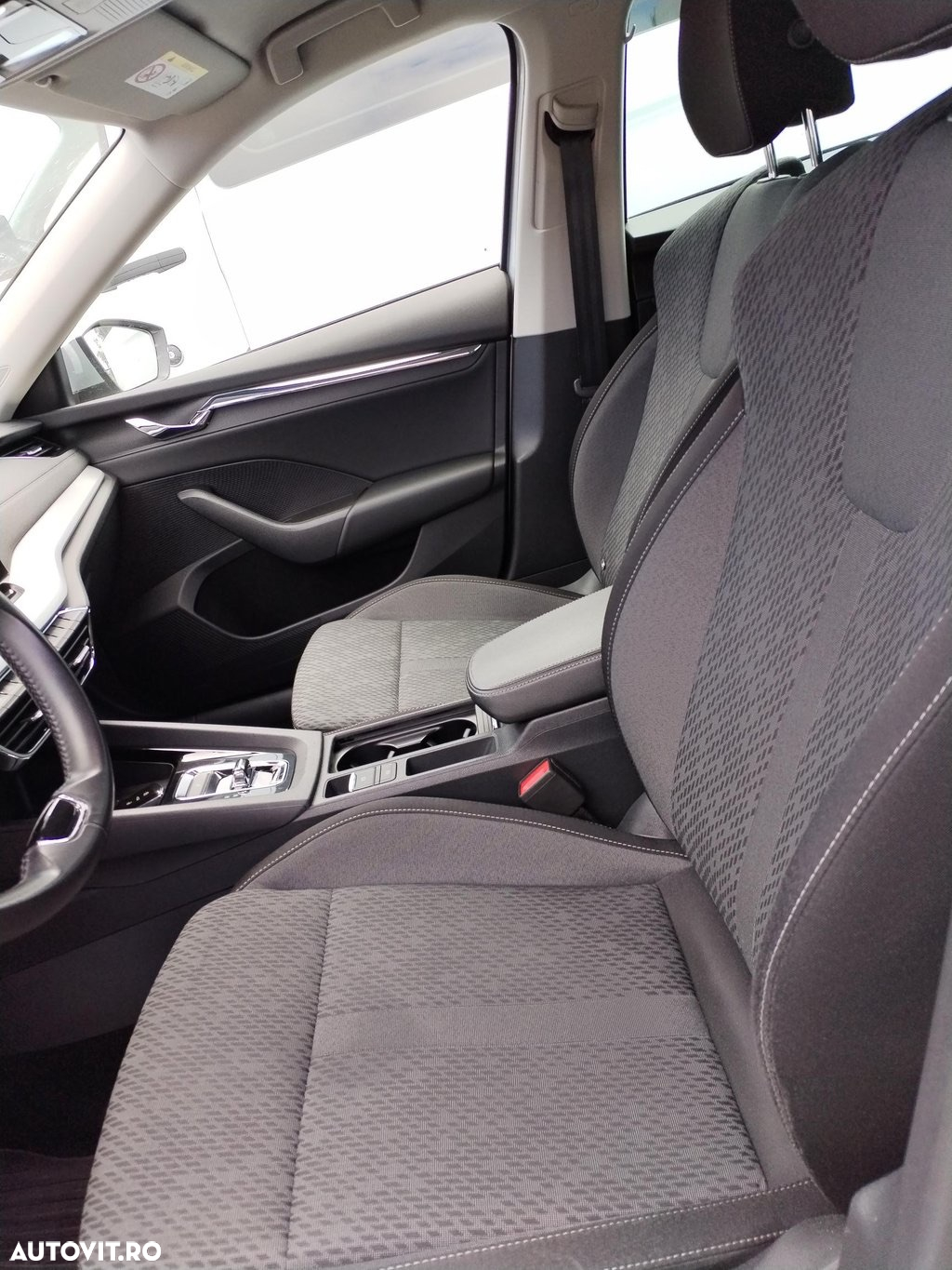 Skoda Octavia 2.0 TDI DSG Style - 8