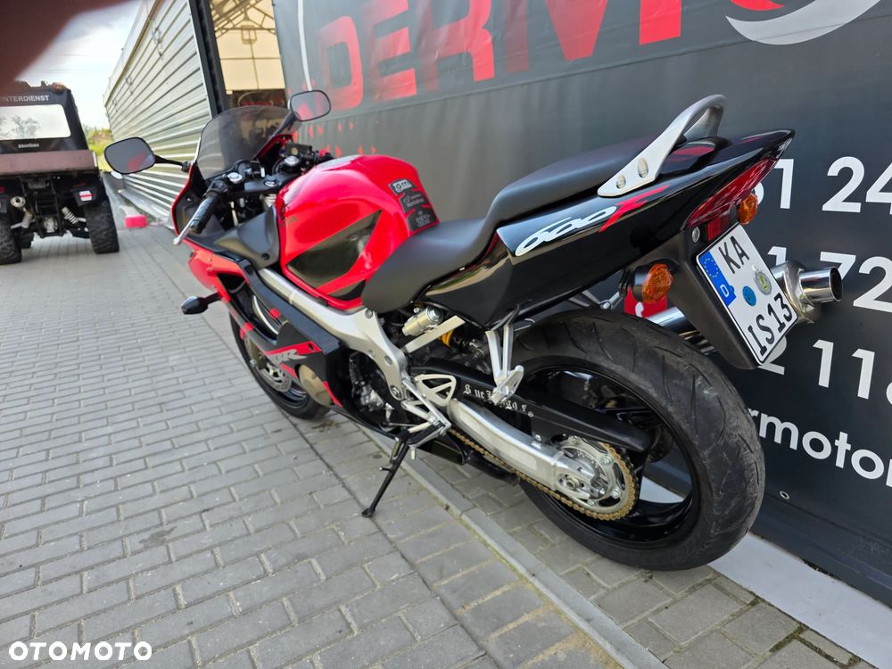 Honda CBR - 7