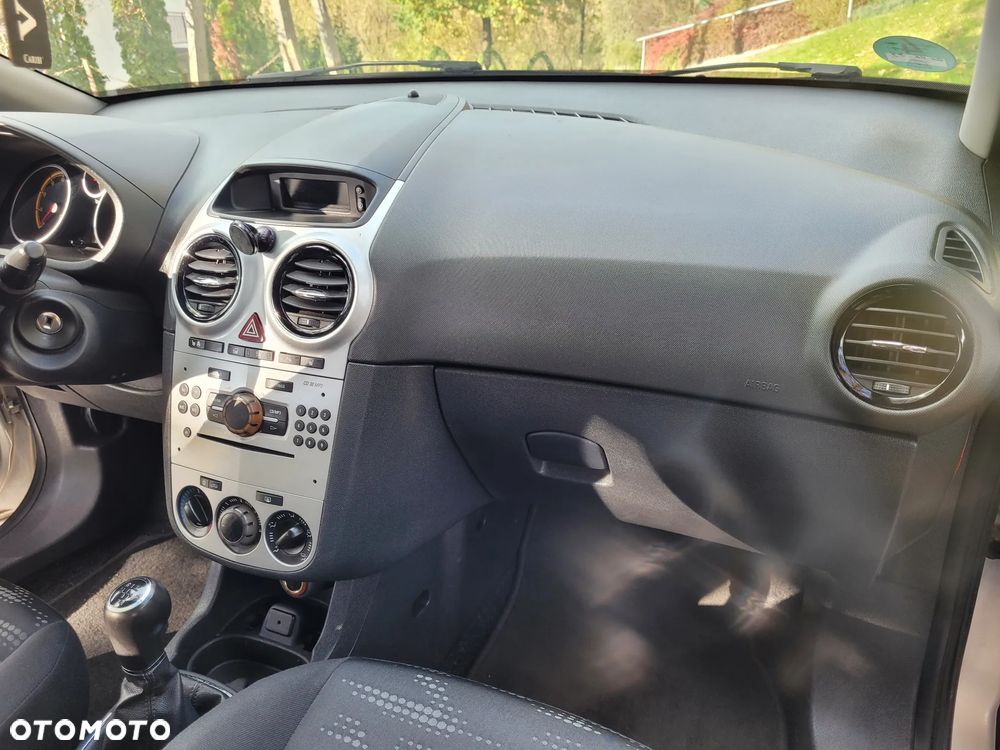 Opel Corsa 1.4 16V Satellite - 8