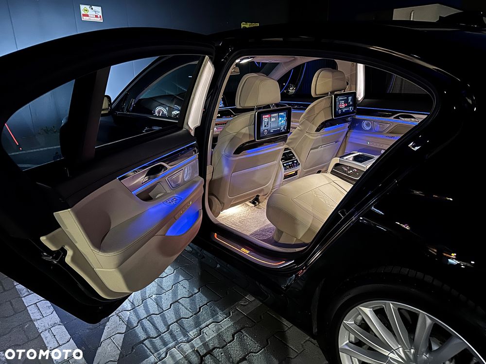 BMW Seria 7 750Li - 16
