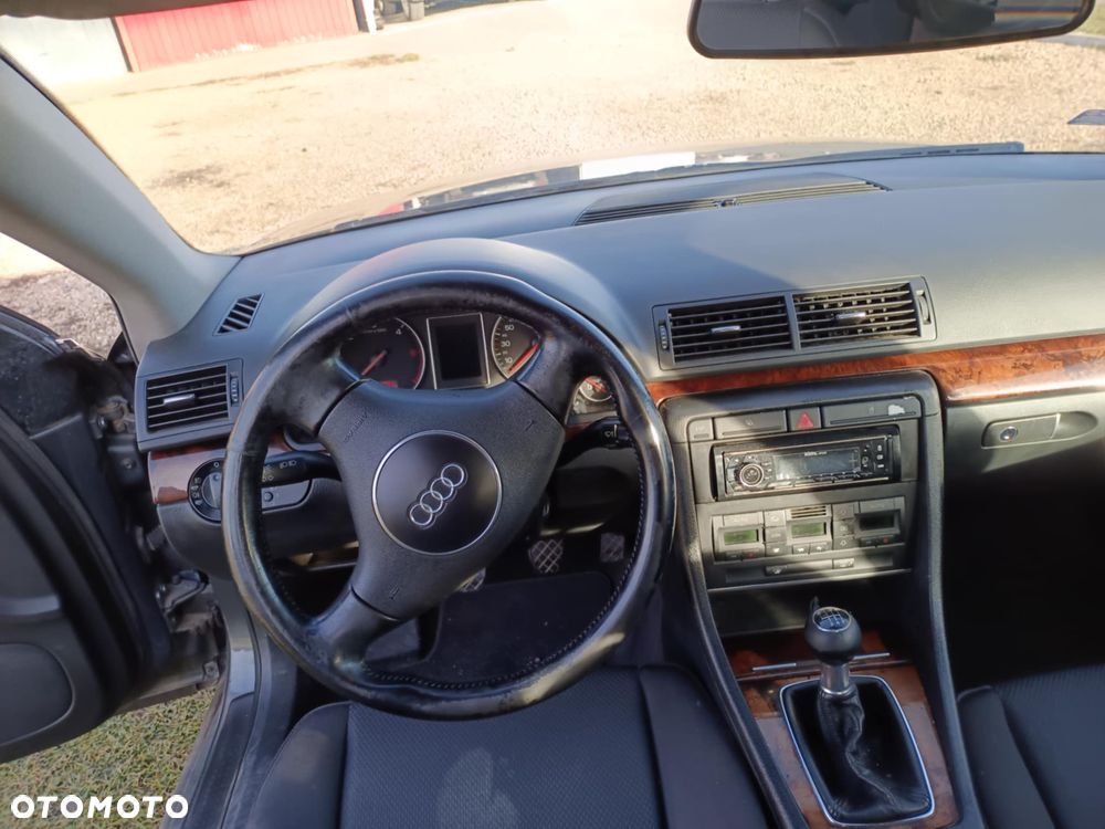 Audi A4 Limousine - 8