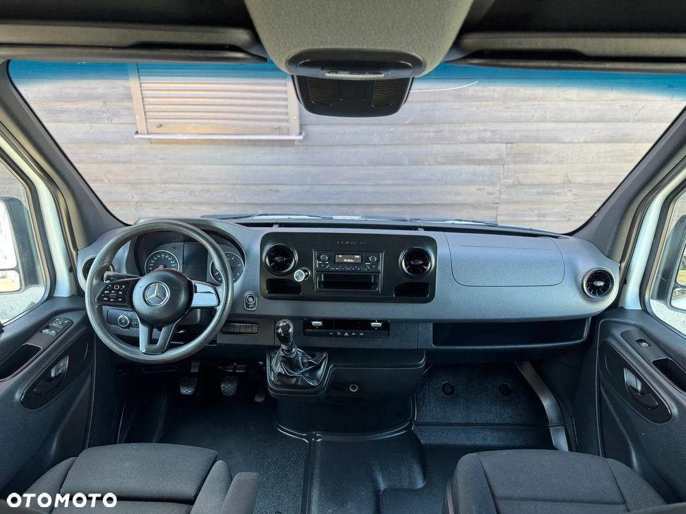 Mercedes-Benz Sprinter - 22