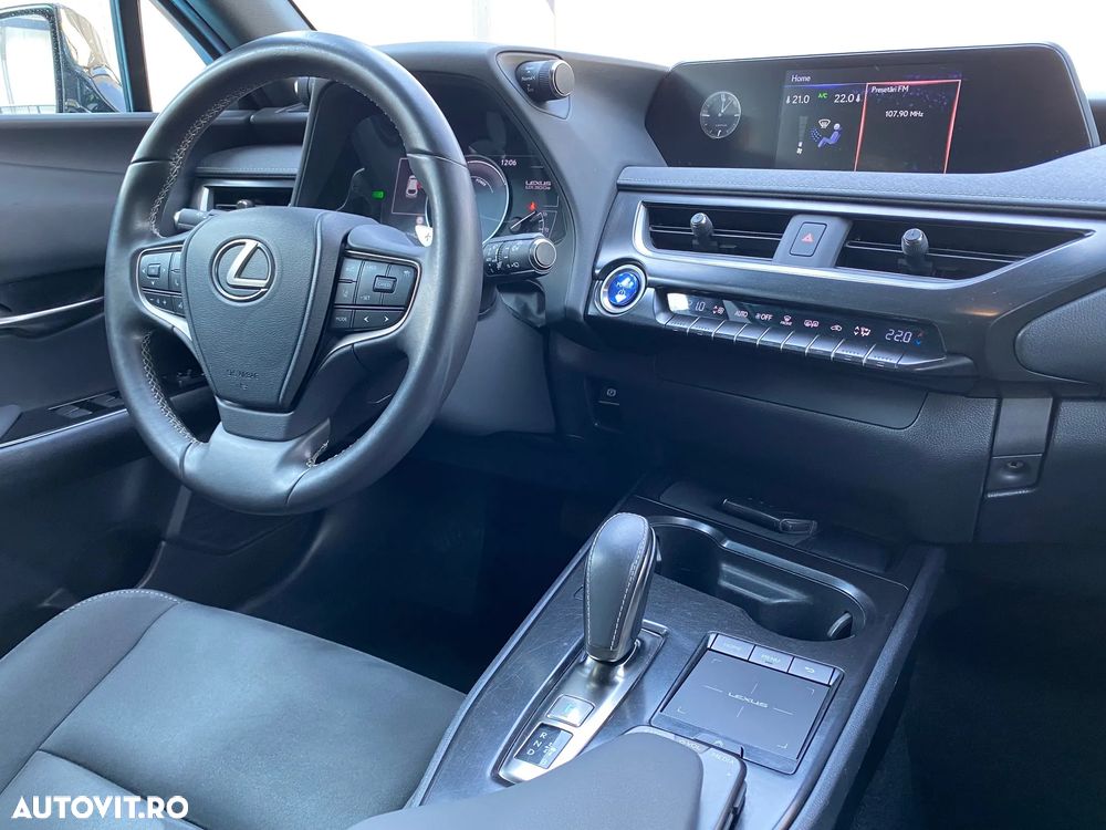 Lexus UX 300e Business - 17
