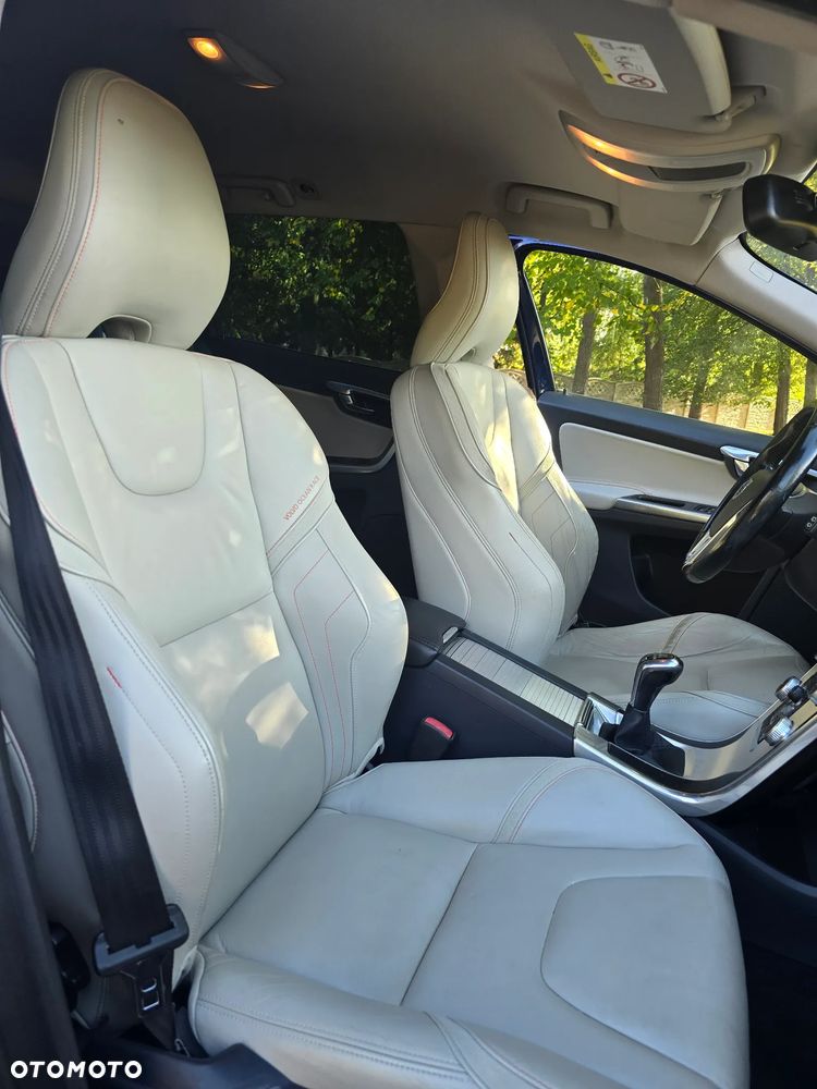 Volvo XC 60 D4 Drive-E Ocean Race - 31