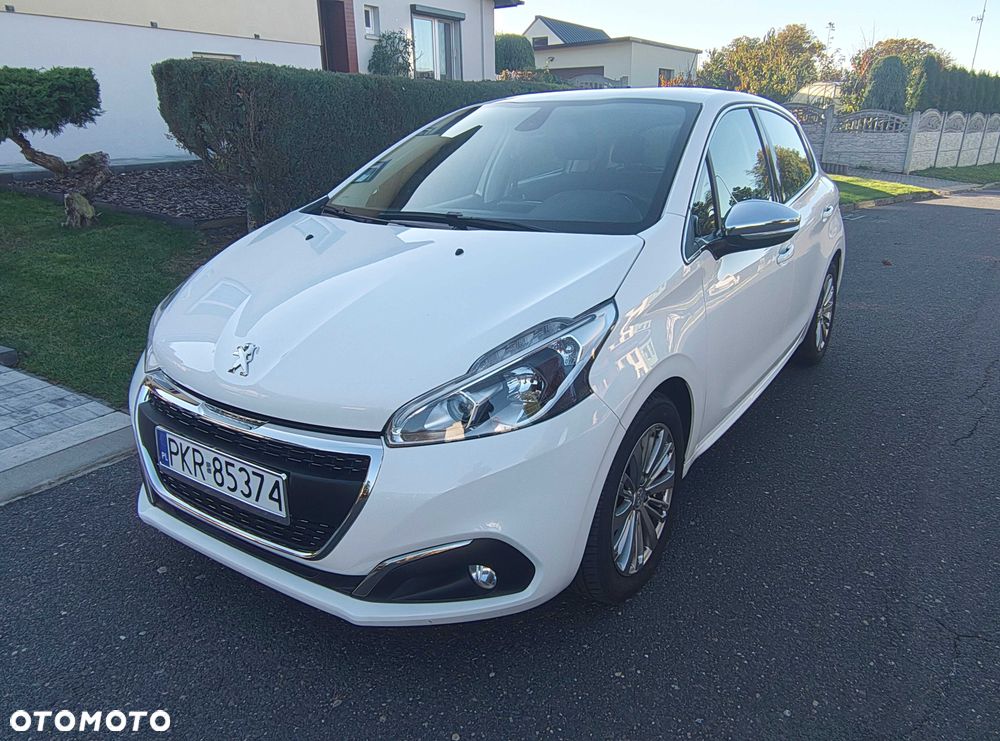 Peugeot 208 - 5