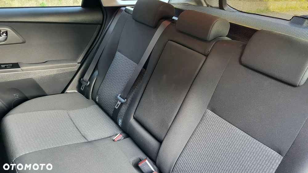 Toyota Auris 1.6 Premium - 23