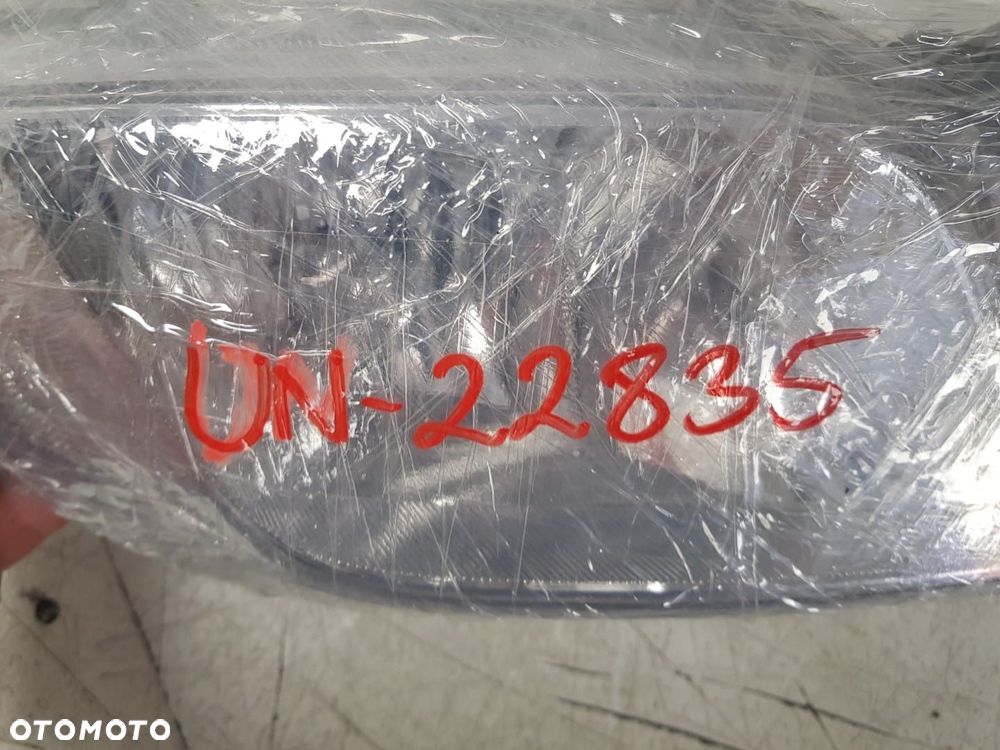 HALOGEN PRAWY PRAWA  Hyundai i800 iMAX H1 Grand Starex  92202-4h100 - 7
