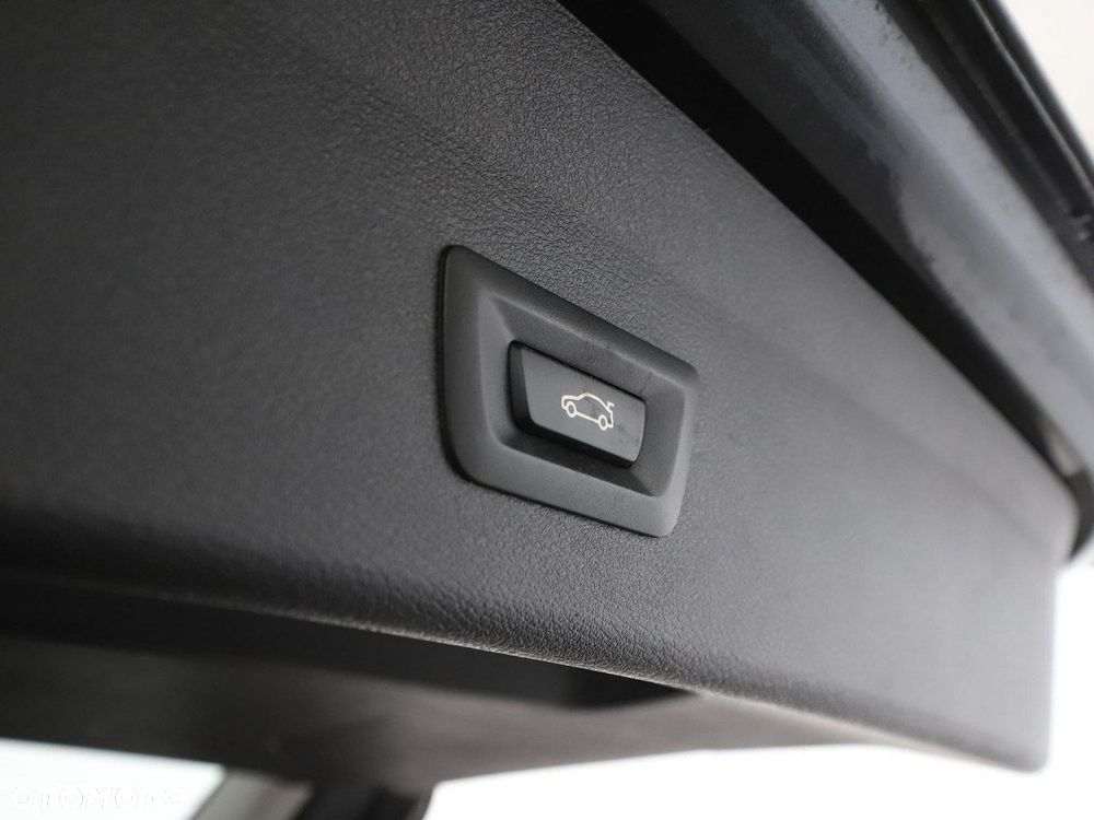 BMW X1 sDrive18d Advantage - 38