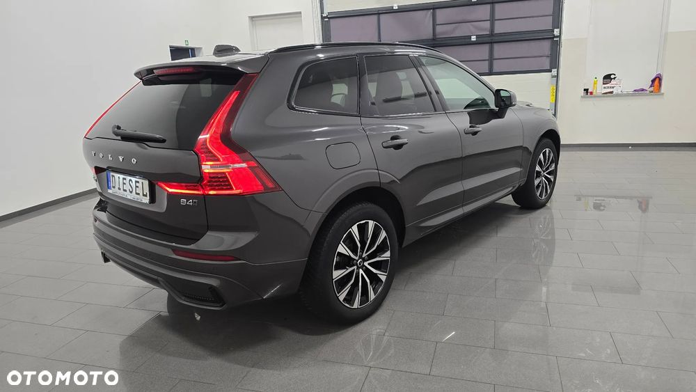 Volvo XC 60 B4 D AWD Plus Dark - 3