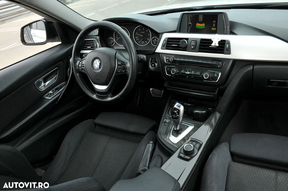 BMW Seria 3 320d Aut. - 14