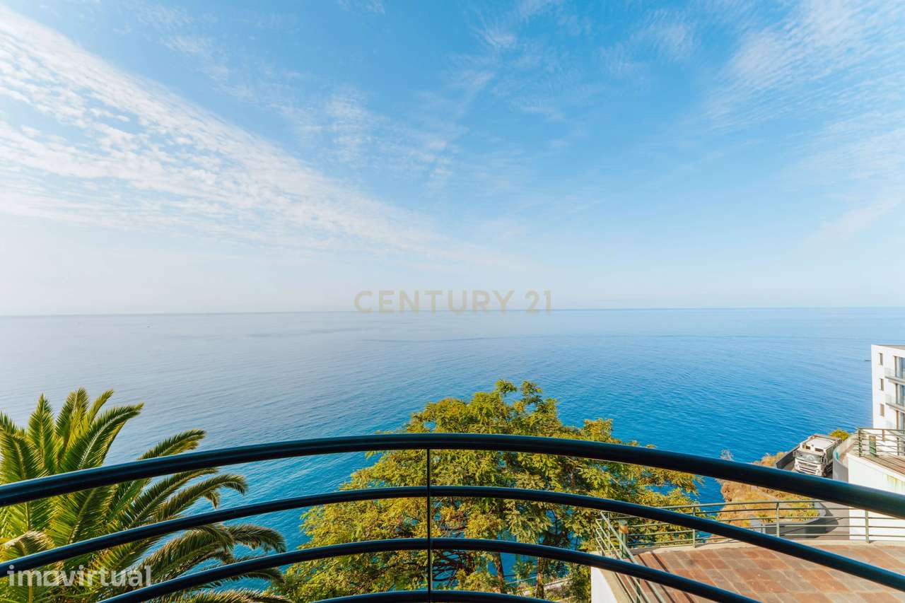 T3 Primeira Linha com Vista Mar Deslumbrante em Câmara de Lobos - Grande imagem: 2/29
