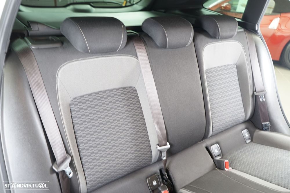 Opel Astra 1.2 T Business Edition S/S - 38