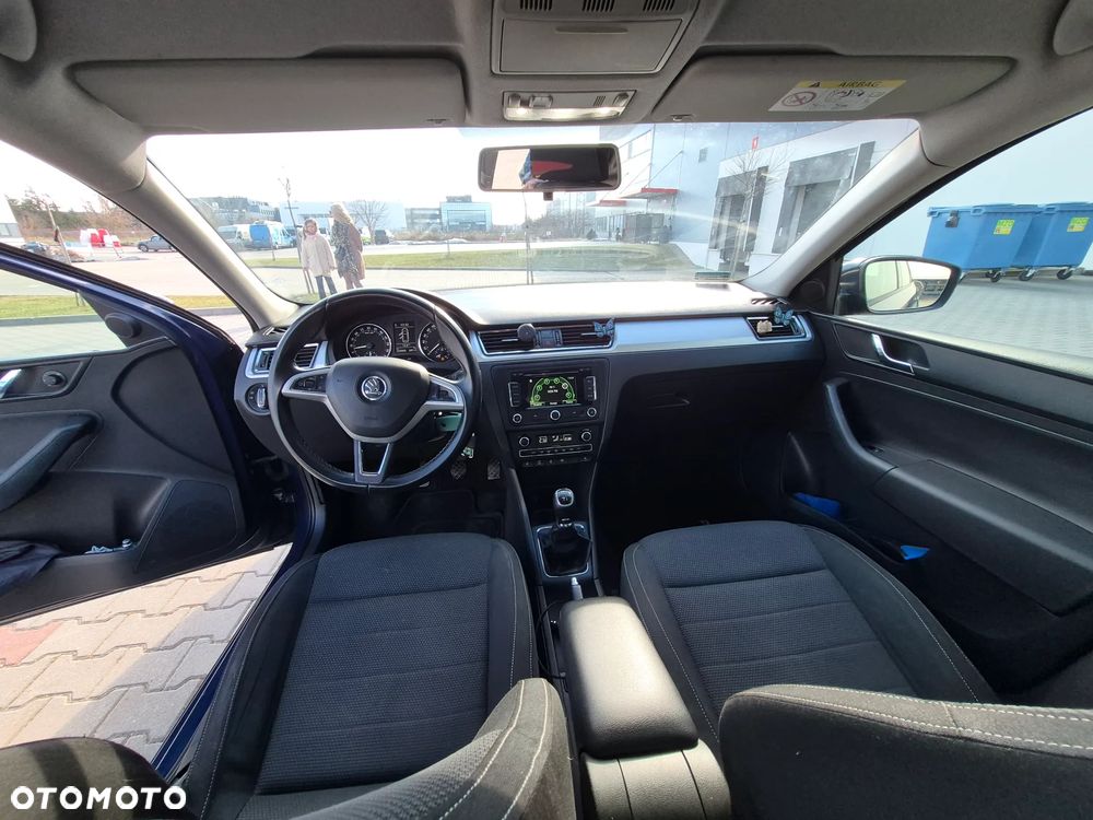 Skoda RAPID Spb 1.6 TDI DPF Elegance - 9