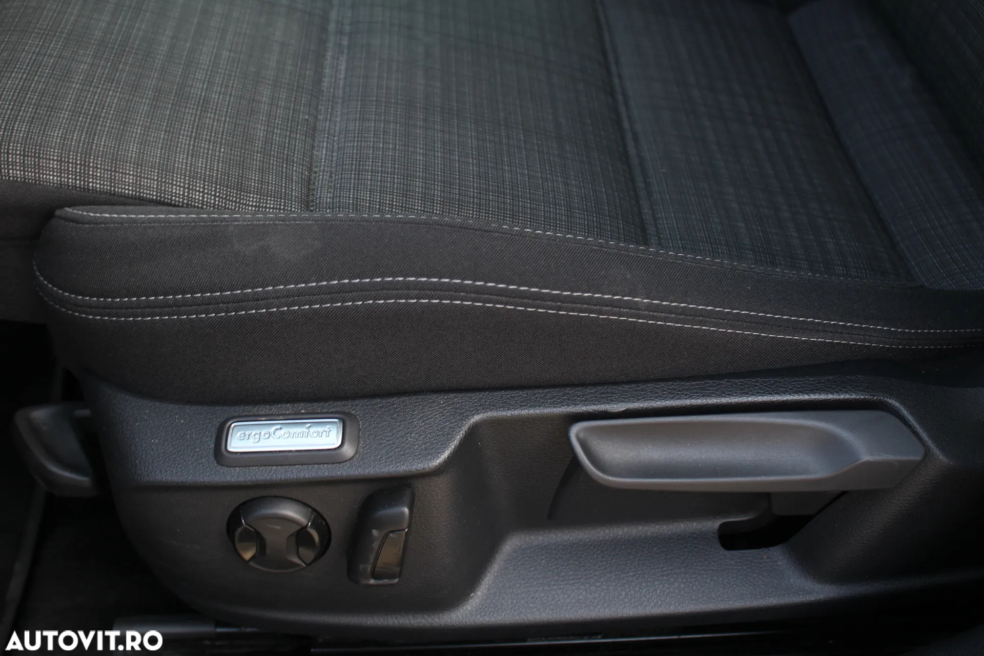 Volkswagen Passat 2.0 TDI SCR DSG Business - 8