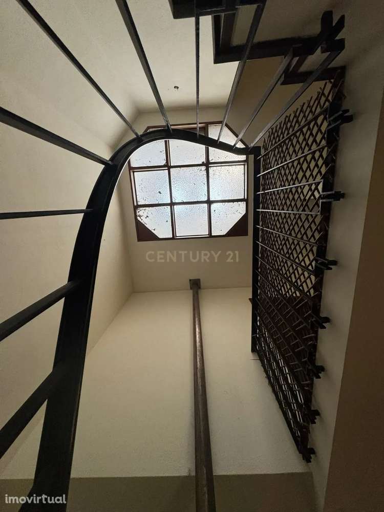 Moradia T3 para arrendamento na Foz do Douro com Amplo Jardim Privativ - Grande imagem: 2/24