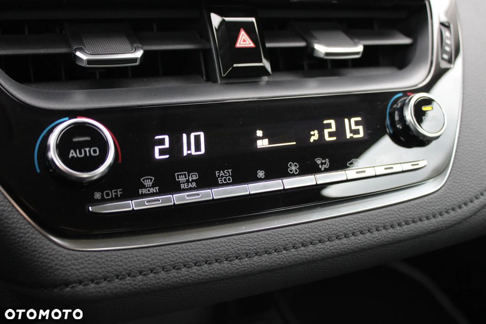 Toyota Corolla 1.8 Hybrid Comfort - 28