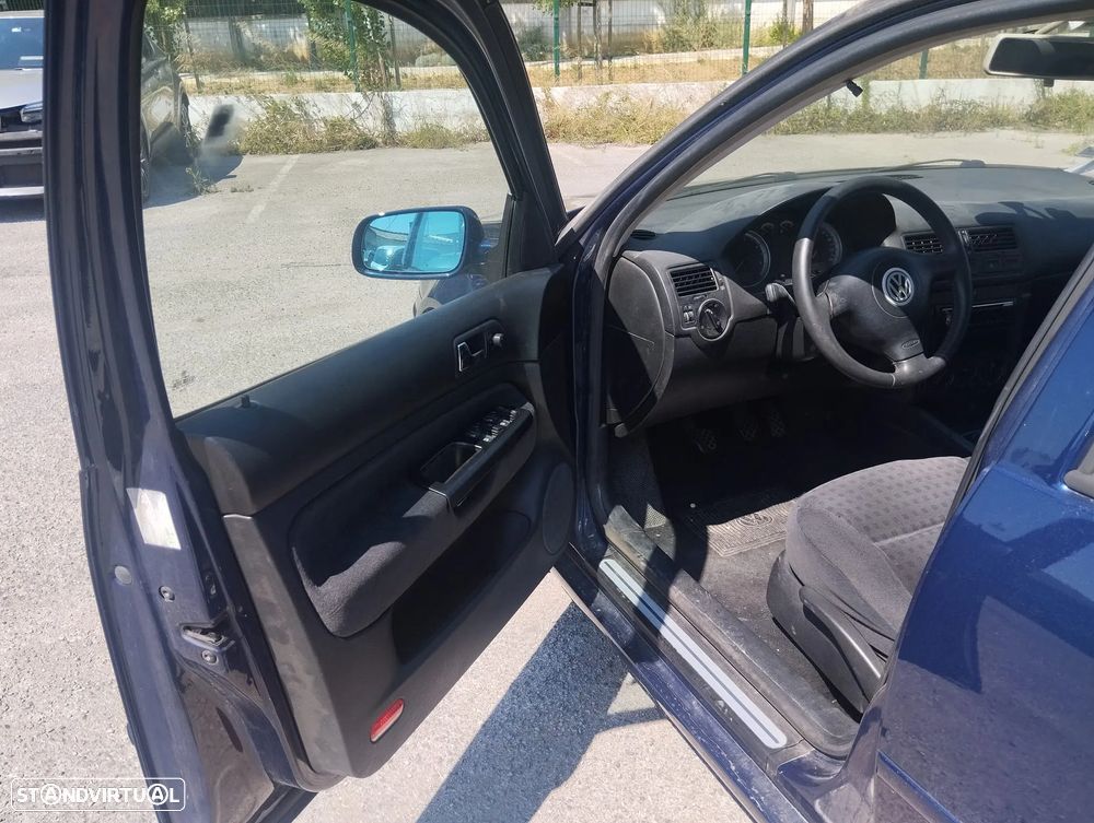 VW Bora 1.9 TDi Confortline - 17