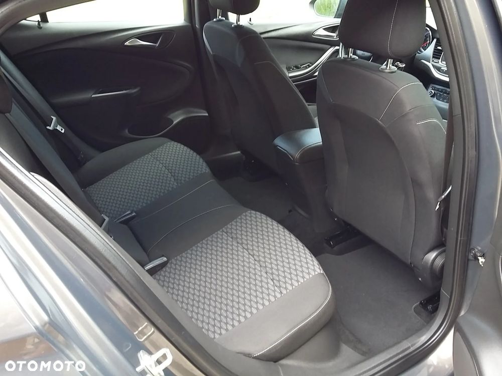 Opel Astra 1.4 Turbo Color Edition - 18
