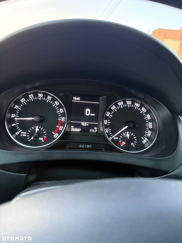 Skoda RAPID 1.6 TDI DPF Ambition - 6