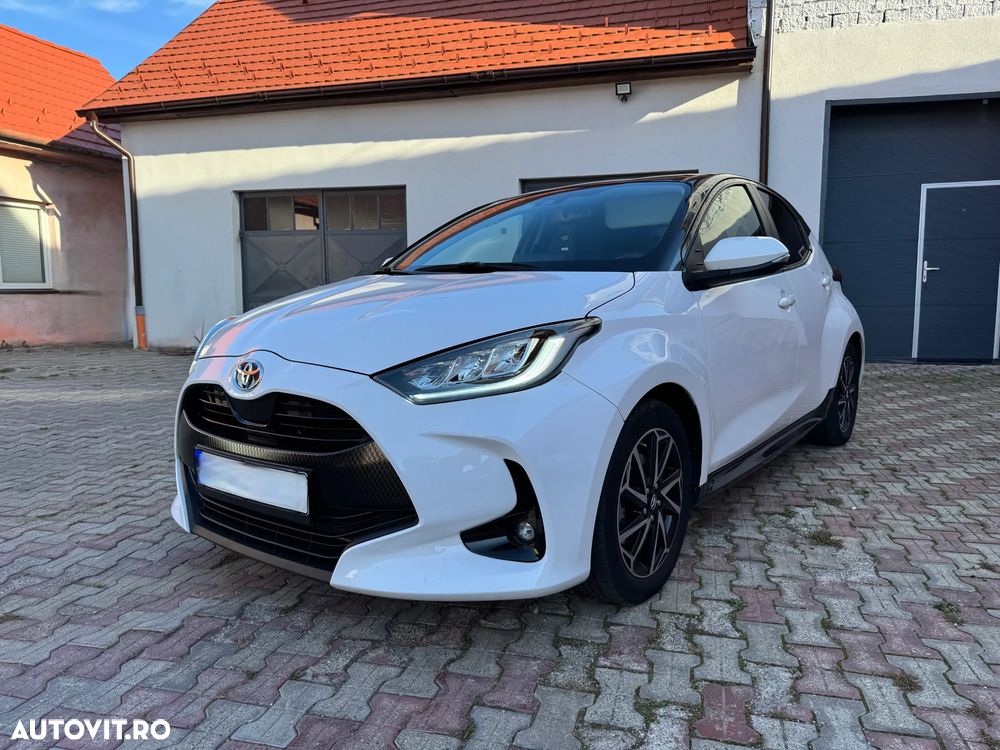 Toyota Yaris Hybrid 1.5 VVT-i Team Deutschland - 1