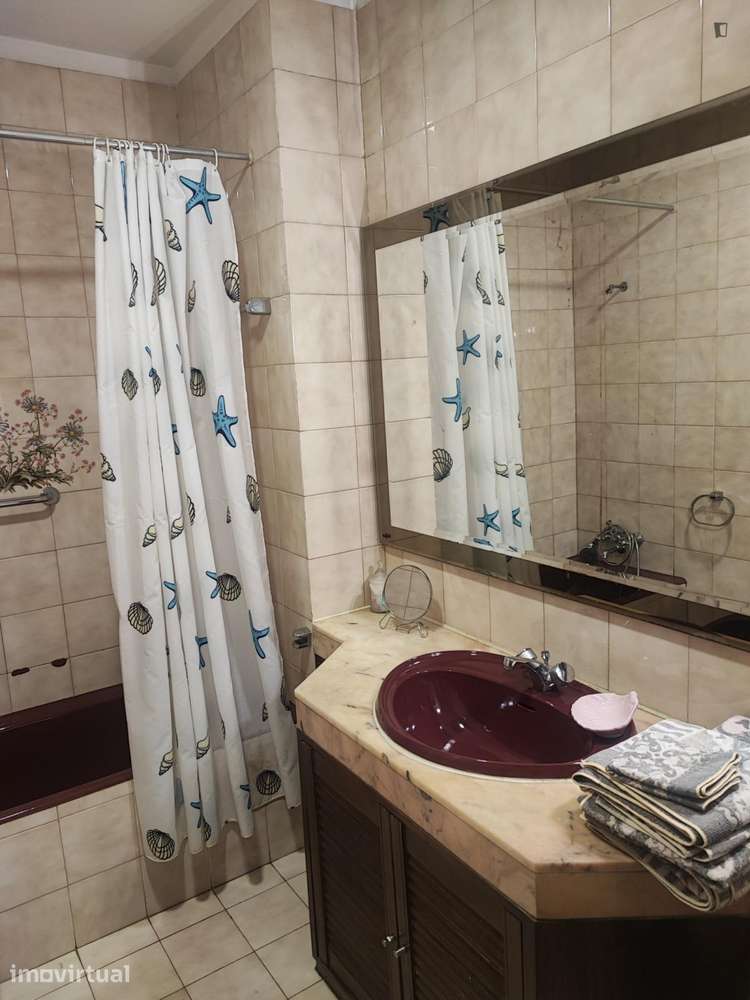 Quarto - localizado em São Mamede de Infesta Porto - Grande imagem: 4/12