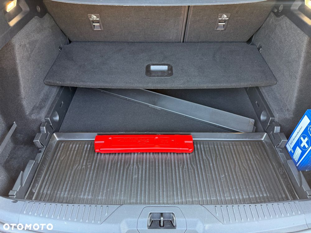 Ford Focus 1.5 EcoBlue Start-Stopp-System ST-LINE DESIGN - 19