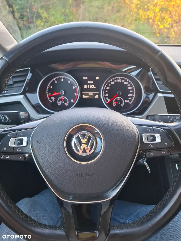 Volkswagen Touran - 7