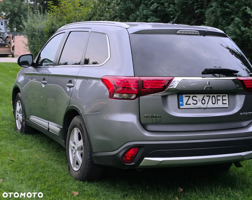 Mitsubishi Outlander ver-2-2-did-intense-plus-4wd - 5