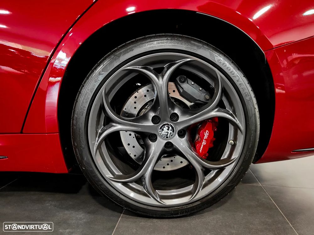 Alfa Romeo Giulia 2.9 Bi-Turbo Quadrifoglio AT8 - 35