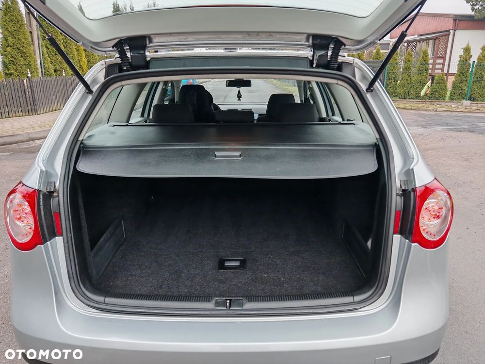 Volkswagen Passat - 12