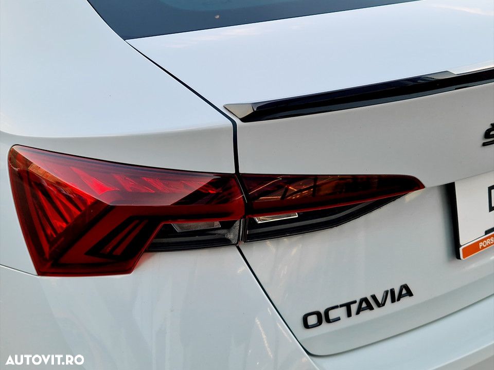 Skoda Octavia 2.0 TDI DSG RS - 10