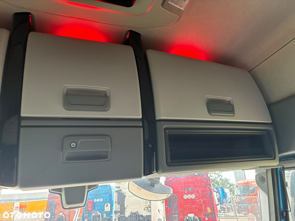 Renault T480 Sleeper Cab - 18