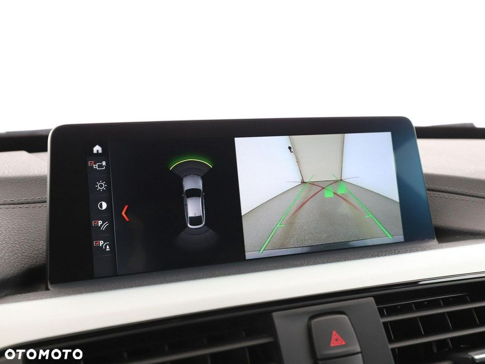 BMW Seria 3 318d M Sport - 26