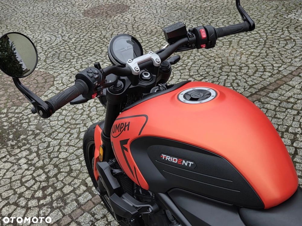 Triumph Trident - 22