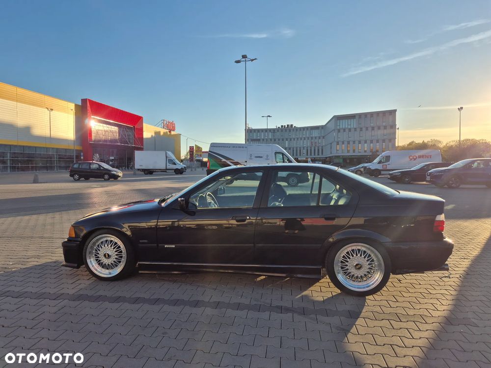 BMW Seria 3 320i - 4