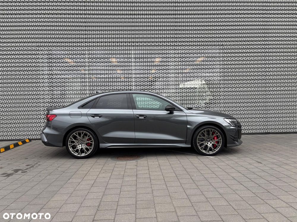 Audi RS3 Limousine - 4