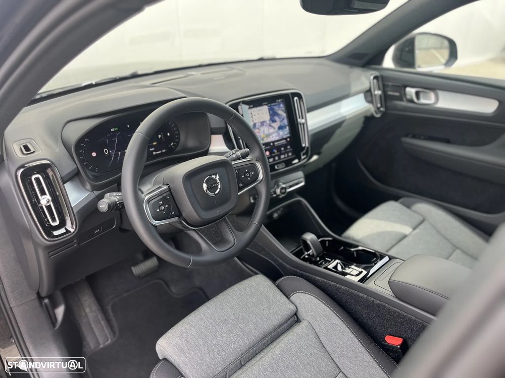 Volvo XC 40 2.0 B3 Black Edition - 15