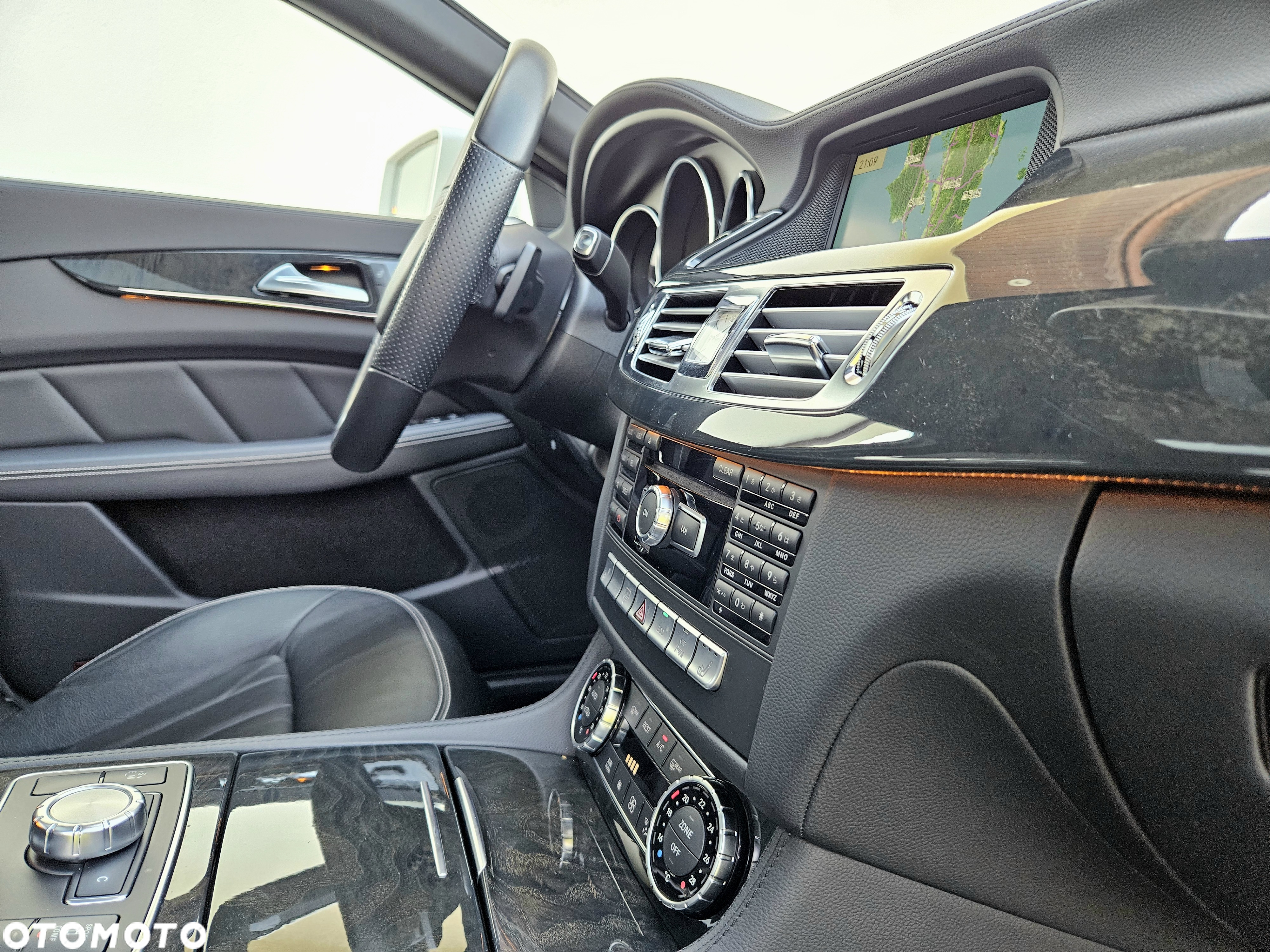 Mercedes-Benz CLS - 19
