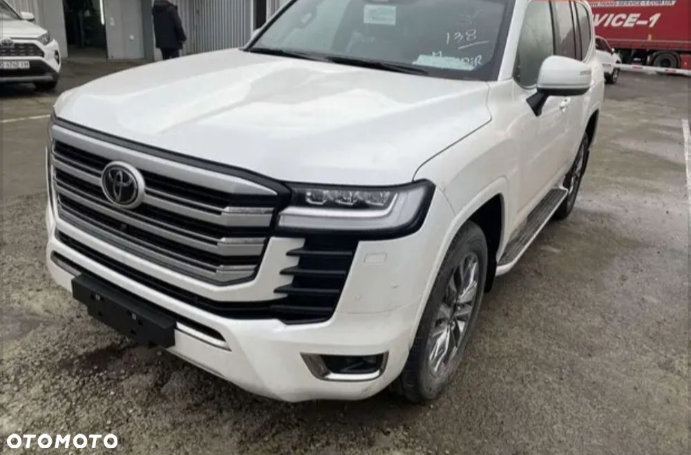 Toyota Land Cruiser - 1