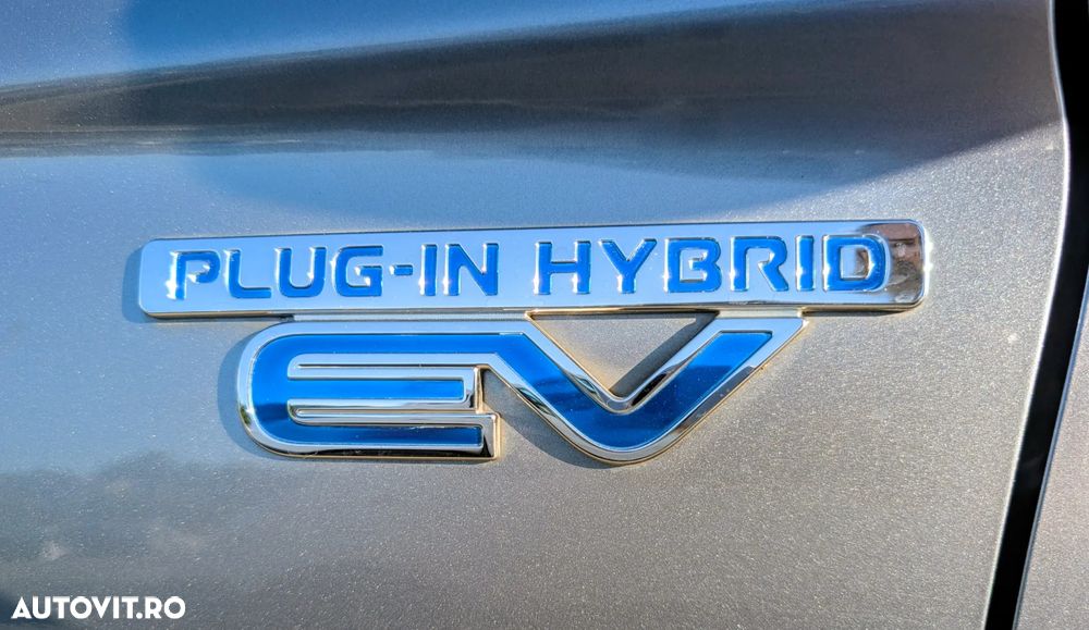 Mitsubishi Outlander 2.0 Litre DOHC MIVEC 4WD Instyle Navi - 18