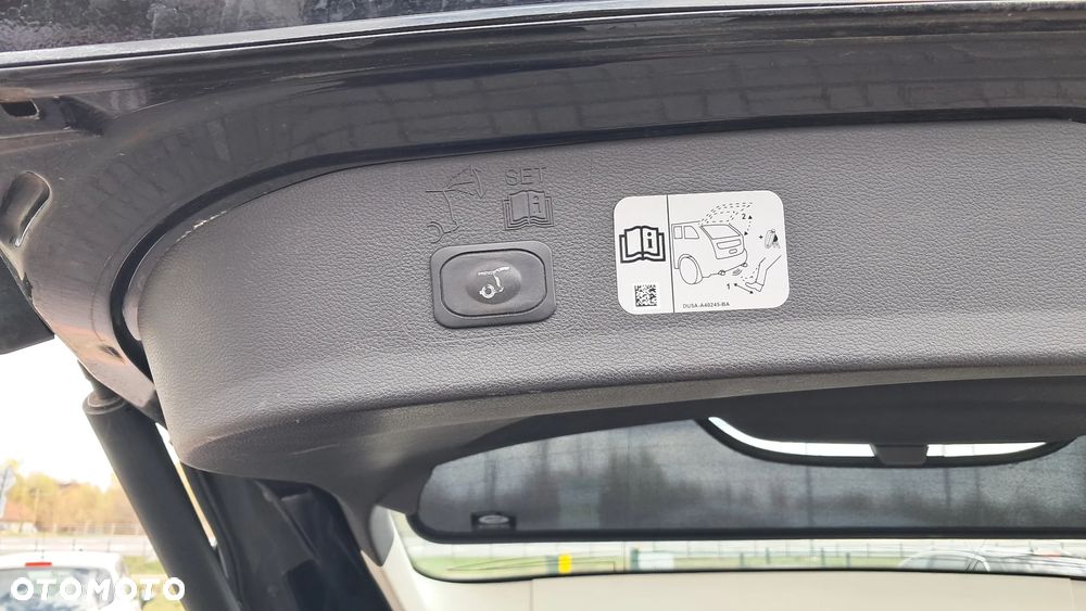 Ford Kuga Vignale 2.0 TDCi AWD - 12