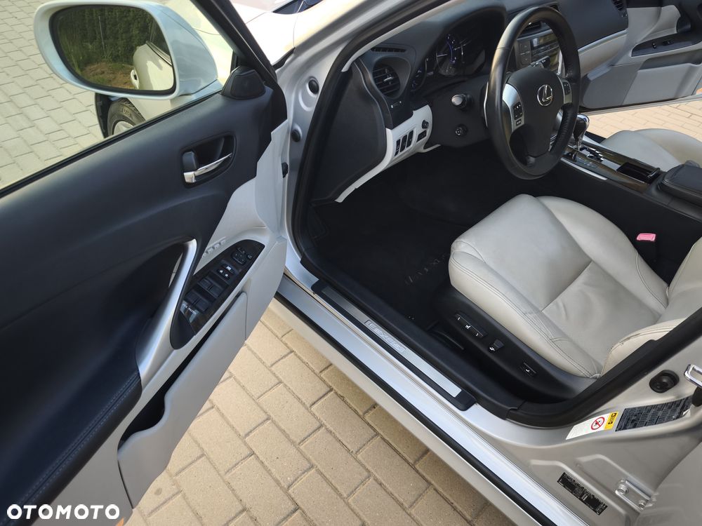 Lexus IS 250 F Sport - 39