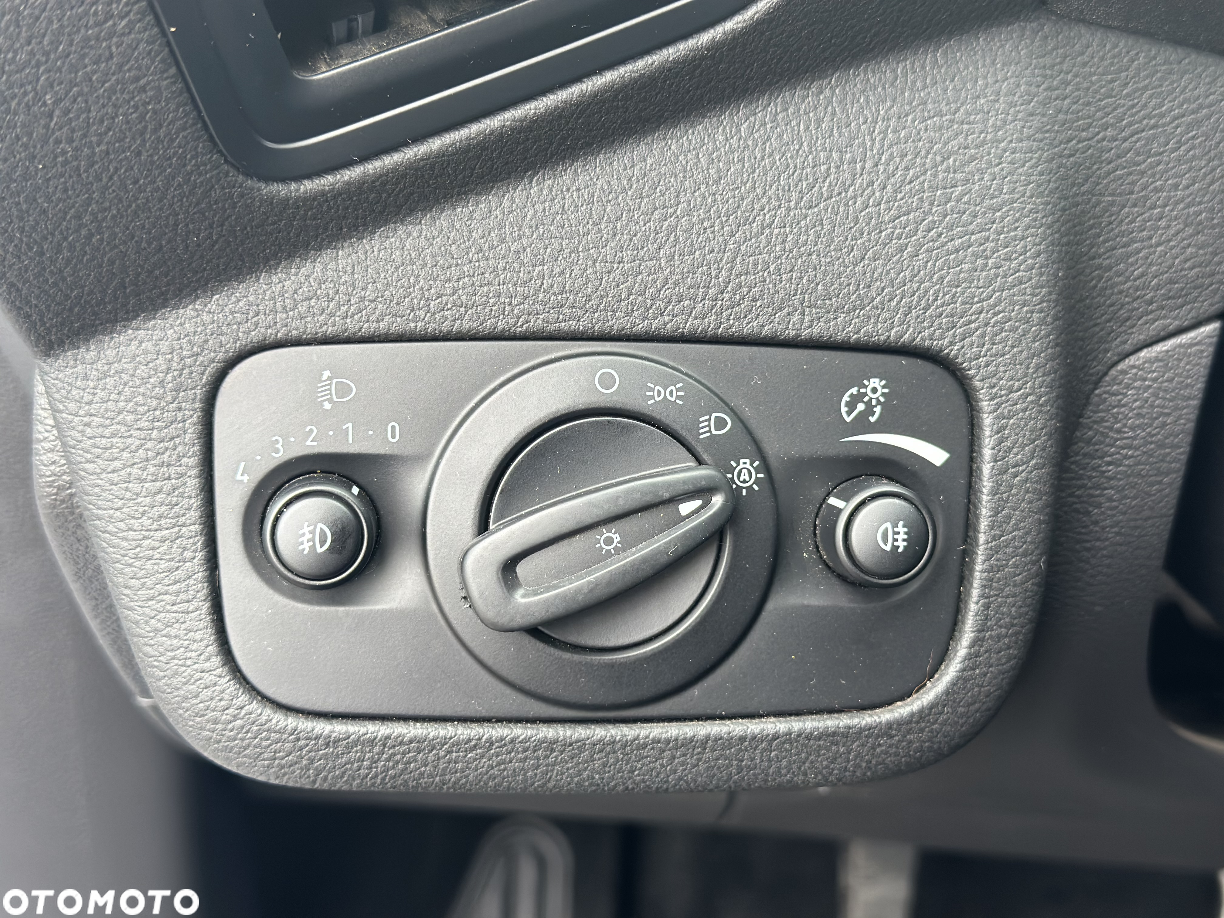 Ford Grand C-MAX - 19