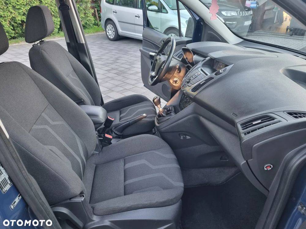 Ford Tourneo Connect Grand - 23